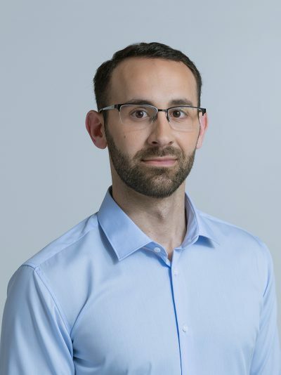 190702 Lb B employee PJ 01 400x534